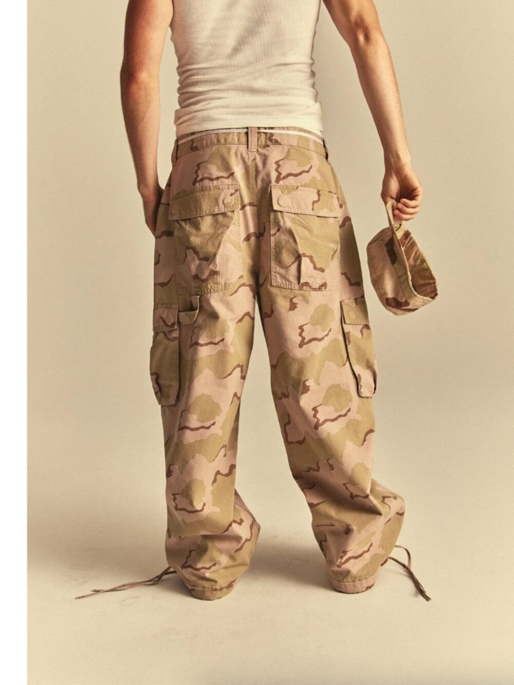 NWT Elwood NWT Baggy Camo Pant - Sand Camo - Picture 2 of 3